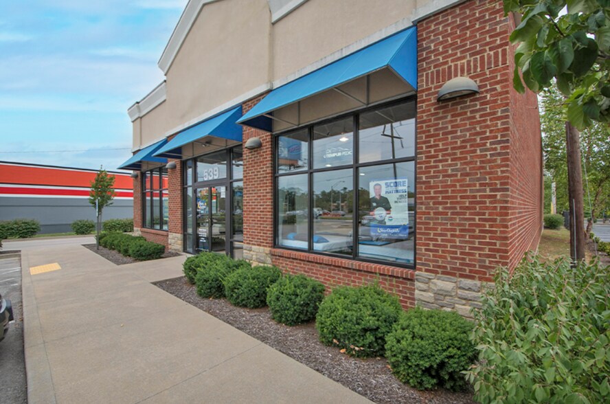 More Photos Of 539 W New Circle Rd, Lexington Freestanding For Lease