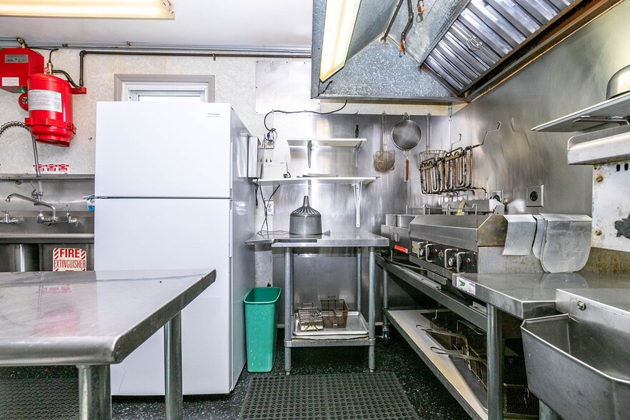 More Photos Of 961 E High St, Hicksville Restaurant For Sale