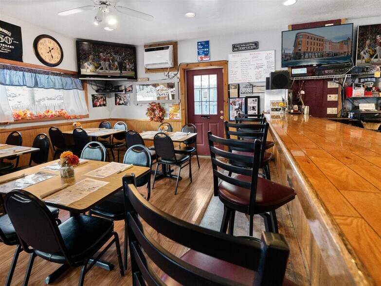 More Photos Of 25 North St, Proctor Restaurant For Sale