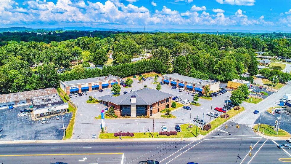 More Photos Of 6602-6606 Calhoun Memorial Hwy, Easley Unknown For Lease
