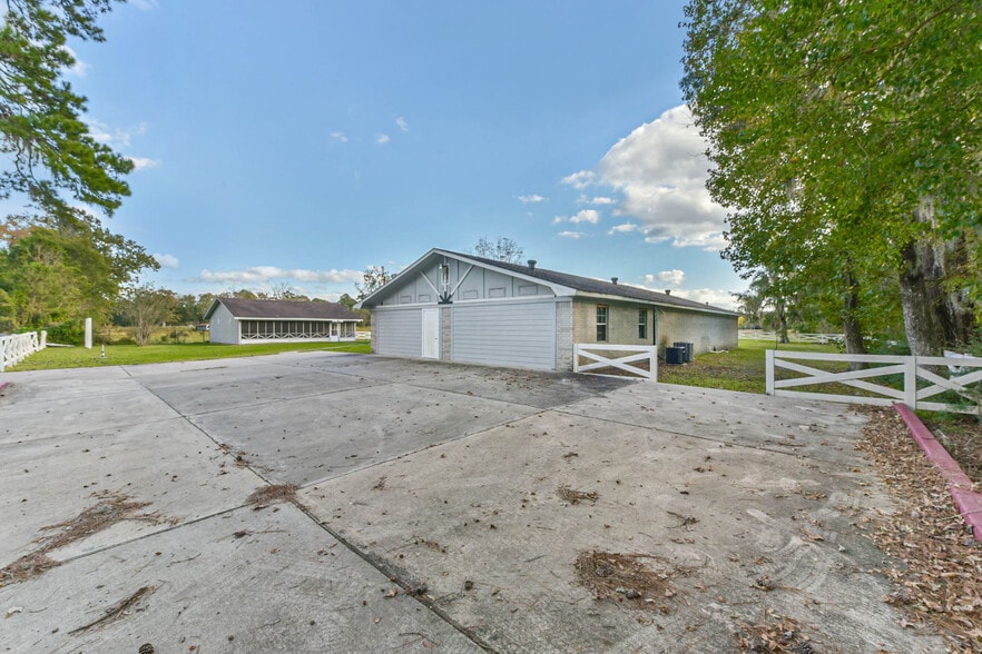 More Photos Of 1270 CR 2293, Cleveland Assisted Living For Sale
