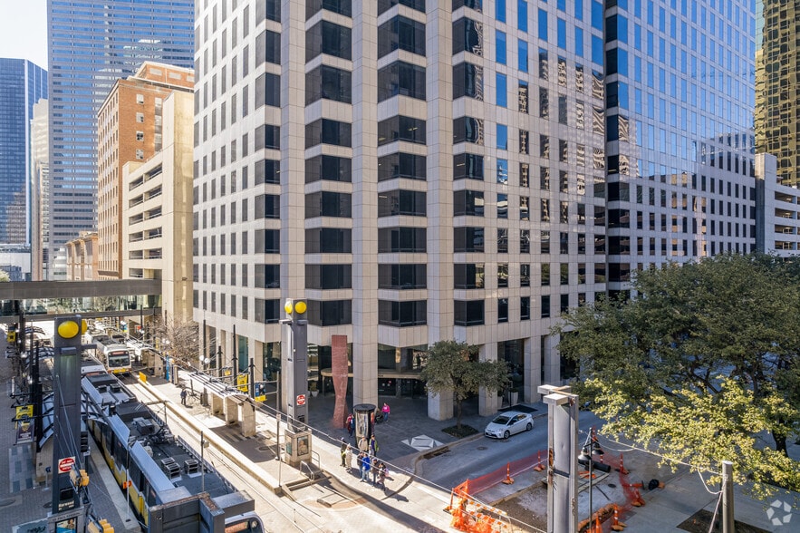 More Photos Of 1999 Bryan St, Dallas Office For Lease