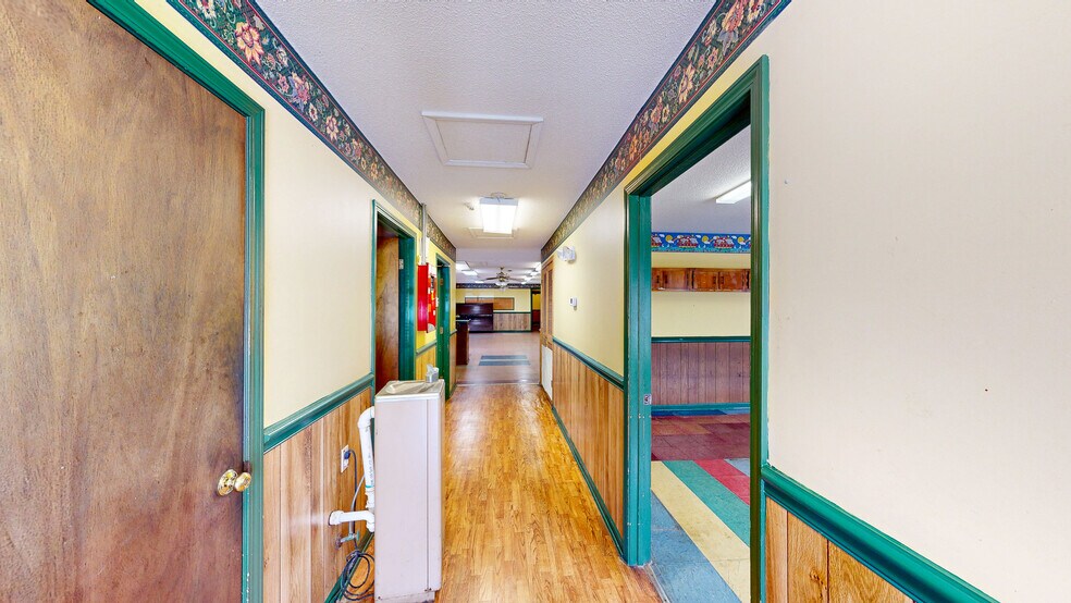 More Photos Of 104 N Herring St, Dothan Office For Sale