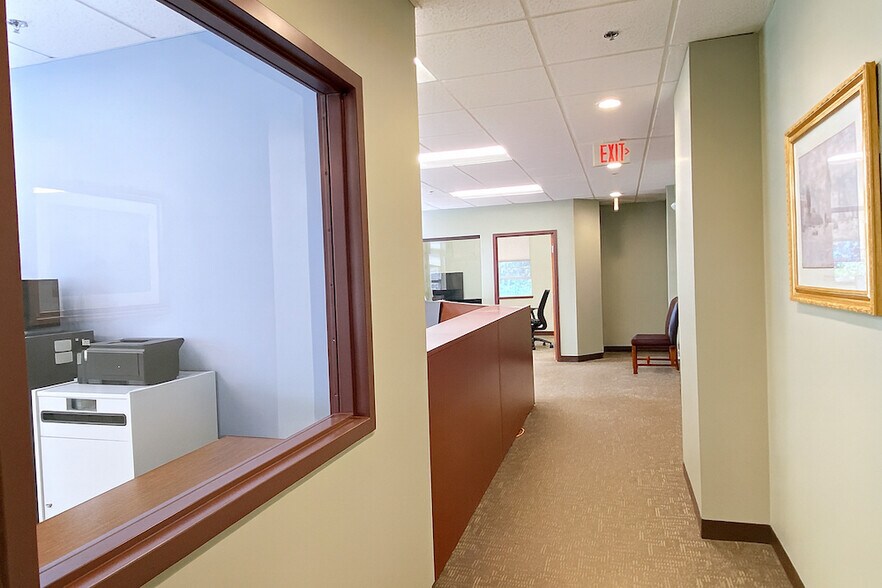 More Photos Of 281 Cambridge St, Burlington Medical For Lease