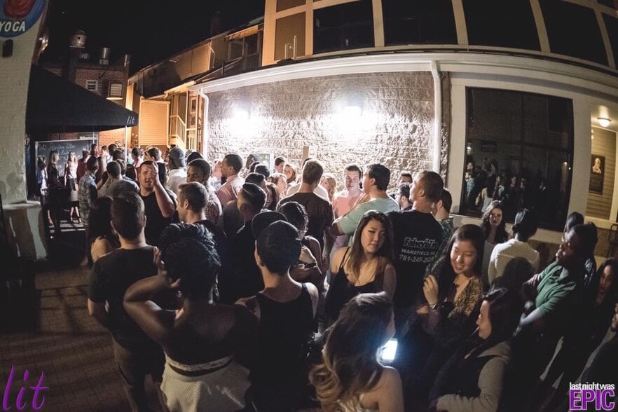 More Photos Of 23-25 N Pleasant St, Amherst Storefront Retail Office For Lease