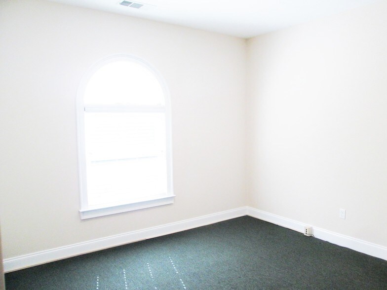 More Photos Of 4080 McGinnis Ferry Rd, Alpharetta Office For Lease