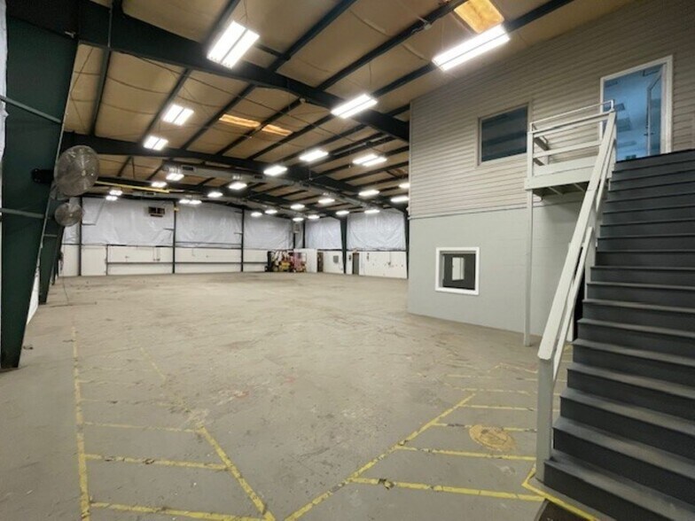 More Photos Of 2870 Perrowville Rd, Forest Warehouse For Lease