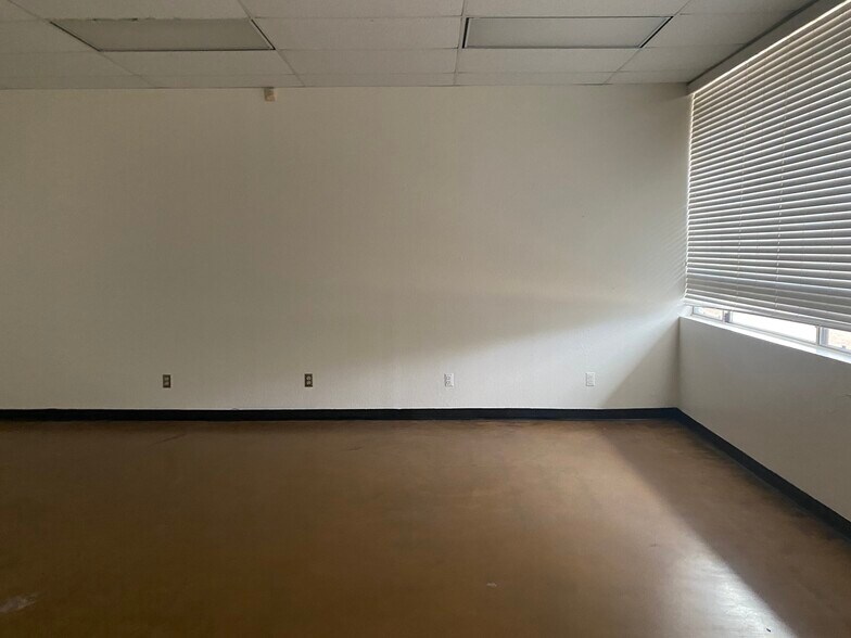 More Photos Of 630 W 17th Pl, Tempe Schools For Lease