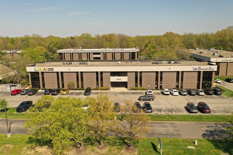 Primary Photo Of 8935 N Meridian St, Indianapolis Medical For Sale