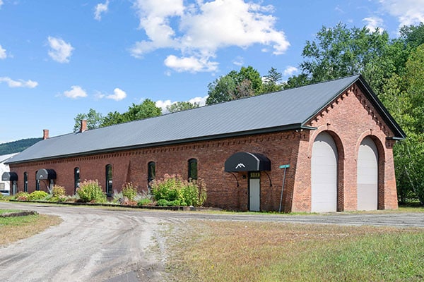 More Photos Of 81 Freight Yard Way, Northfield Showroom For Sale