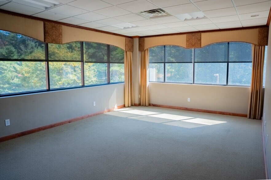 More Photos Of 1021 Watervliet Shaker Rd, Schenectady Office For Lease