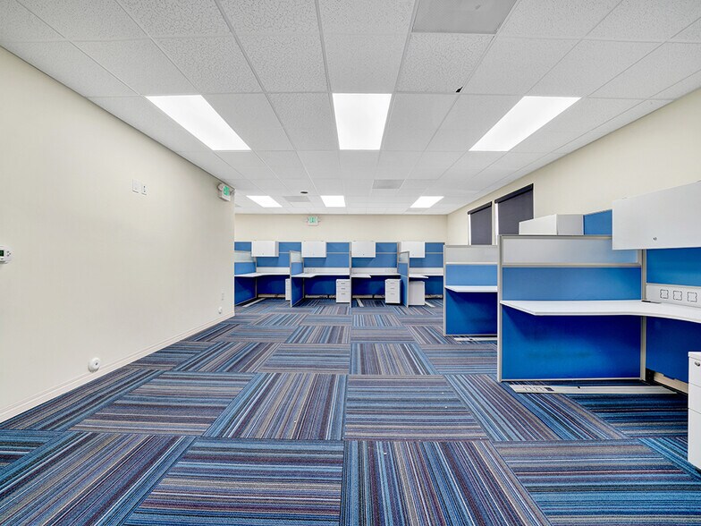 More Photos Of 2900 Bristol St, Costa Mesa Office For Sale