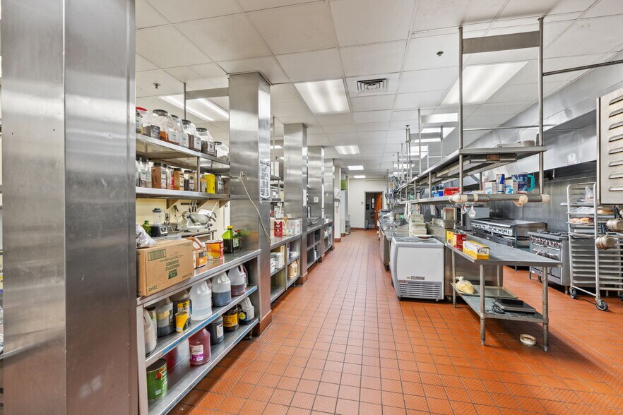 More Photos Of 812-814 W Hamilton St, Allentown Loft Creative Space For Sale