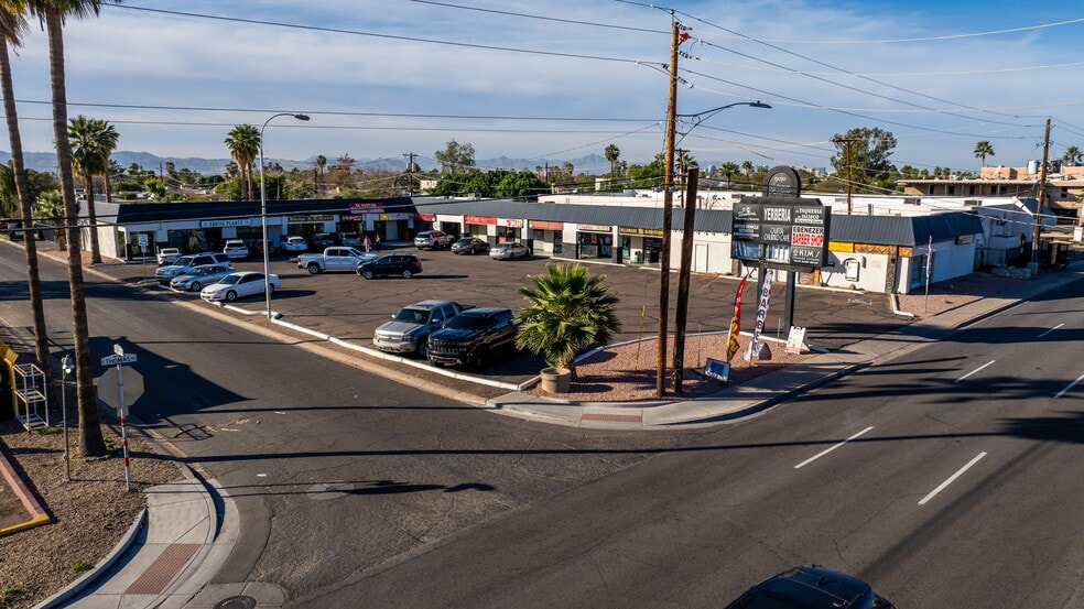Primary Photo Of 3015 E Thomas Rd, Phoenix General Retail For Lease