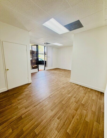 Primary Photo Of 72880 Fred Waring Dr, Palm Desert Medical For Lease