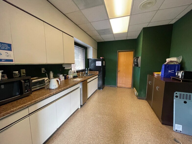 More Photos Of 2100 S Tamiami Trl, Venice Office For Lease