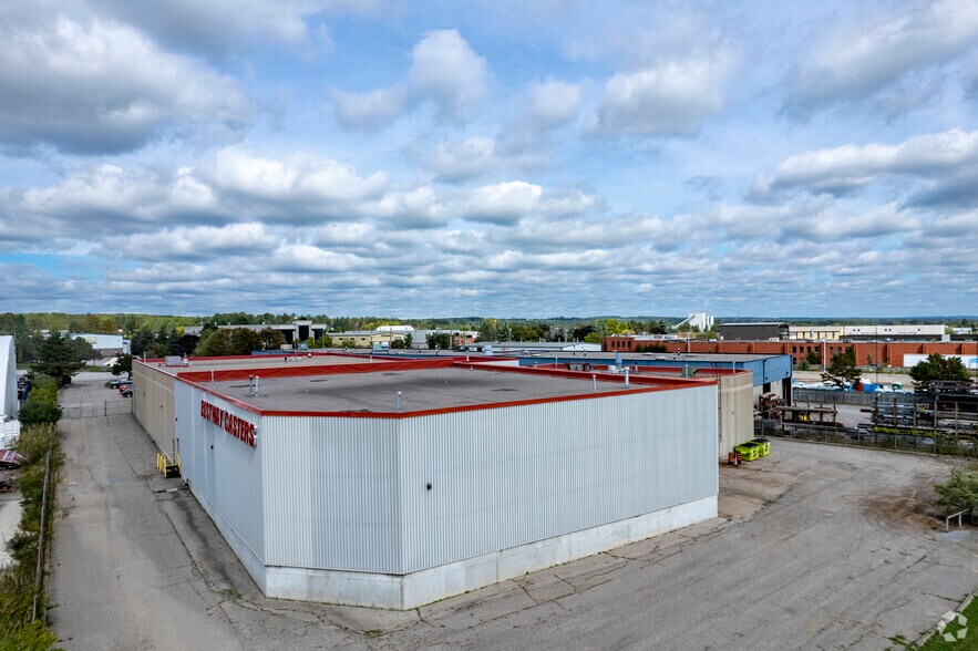 More Photos Of 42 Cardico Dr, Whitchurch-Stouffville Warehouse For Lease