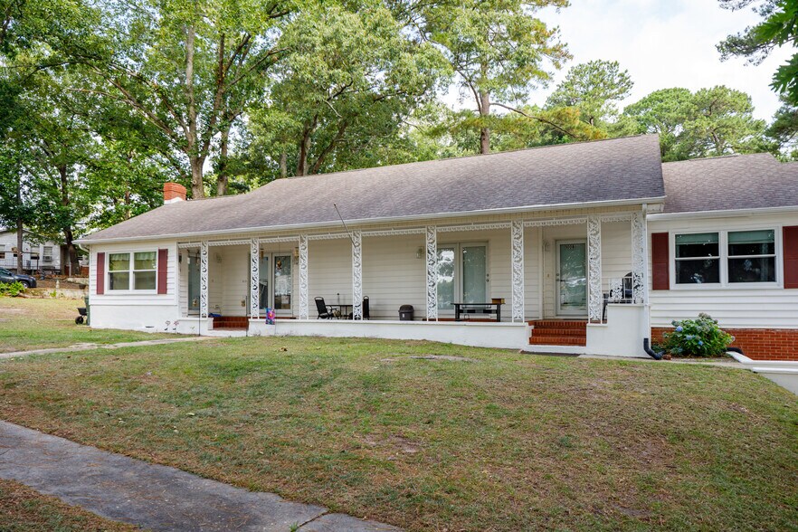 More Photos Of 100-102 Twin Acres Dr, Fayetteville Apartments For Sale