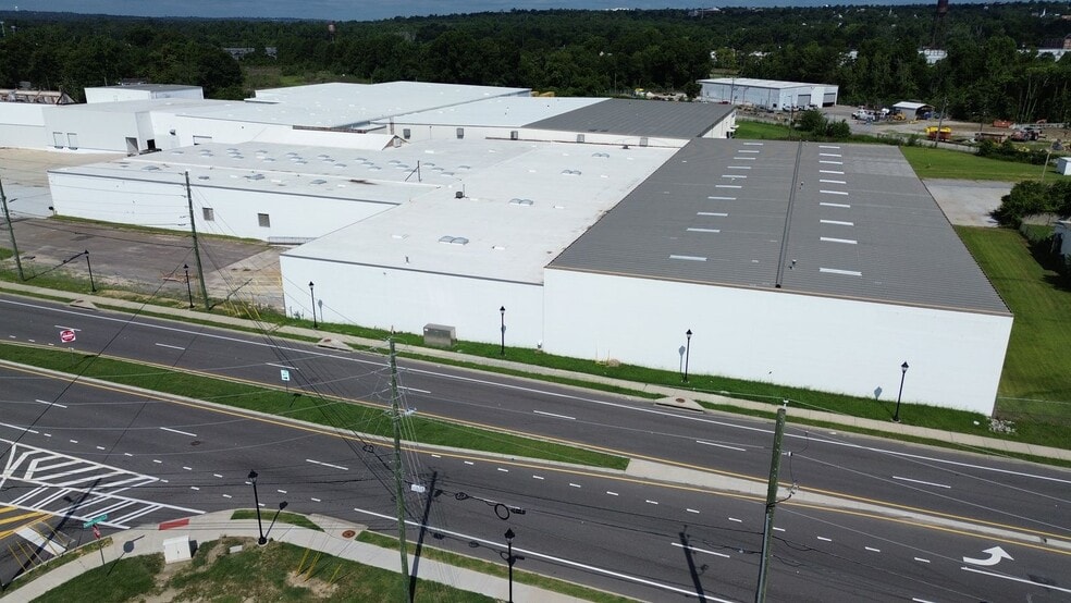 More Photos Of 1621 15th St, Augusta Warehouse For Lease