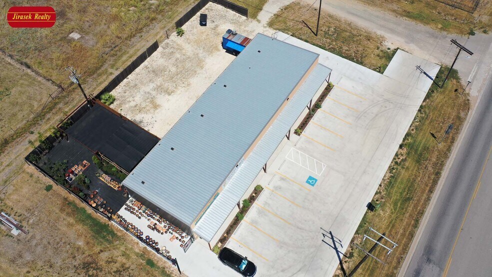 More Photos Of 301 S Franklin St, Holland Storefront For Sale