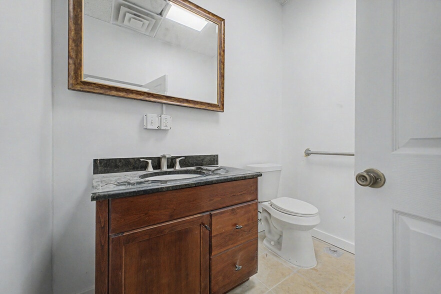 More Photos Of 19323 W Warren Ave, Detroit Storefront Retail Residential For Lease