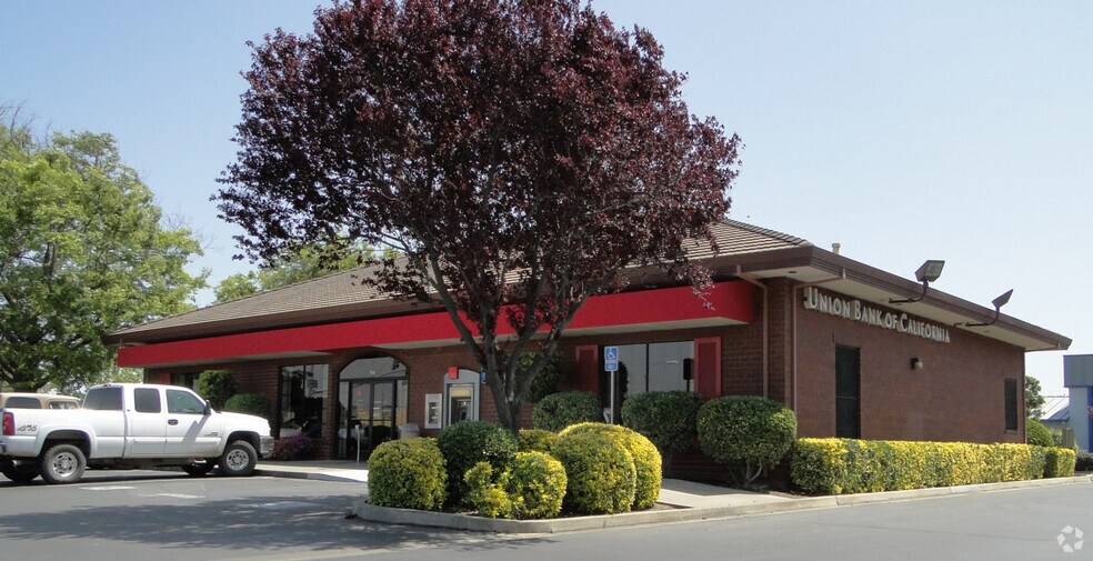 Primary Photo Of 998 Tharp Rd, Yuba City Bank For Lease