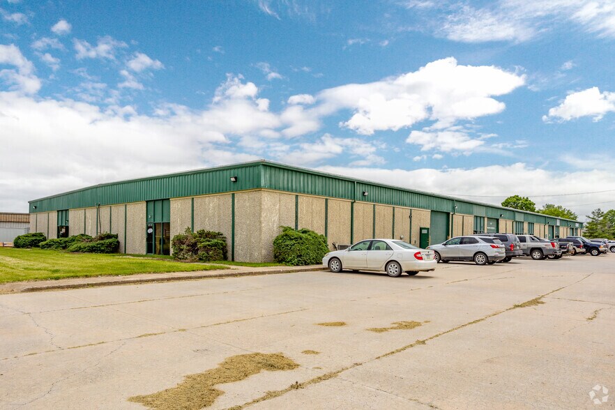 More Photos Of 1717-5765 NE 58th Ave, Des Moines Industrial For Sale