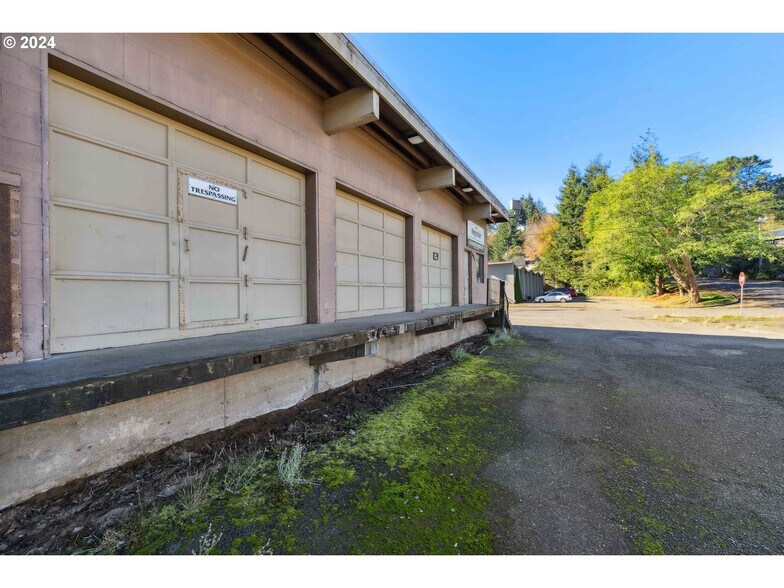 More Photos Of 665 Hemlock Ave, Coos Bay Refrigeration Cold Storage For Sale