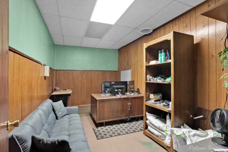 More Photos Of 250 Montgomery St, Shreveport Warehouse For Sale