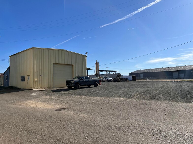 More Photos Of 8380 Agate Rd, White City Manufacturing For Sale