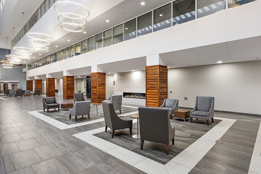 More Photos Of 801-803 W Big Beaver Rd, Troy Office For Lease