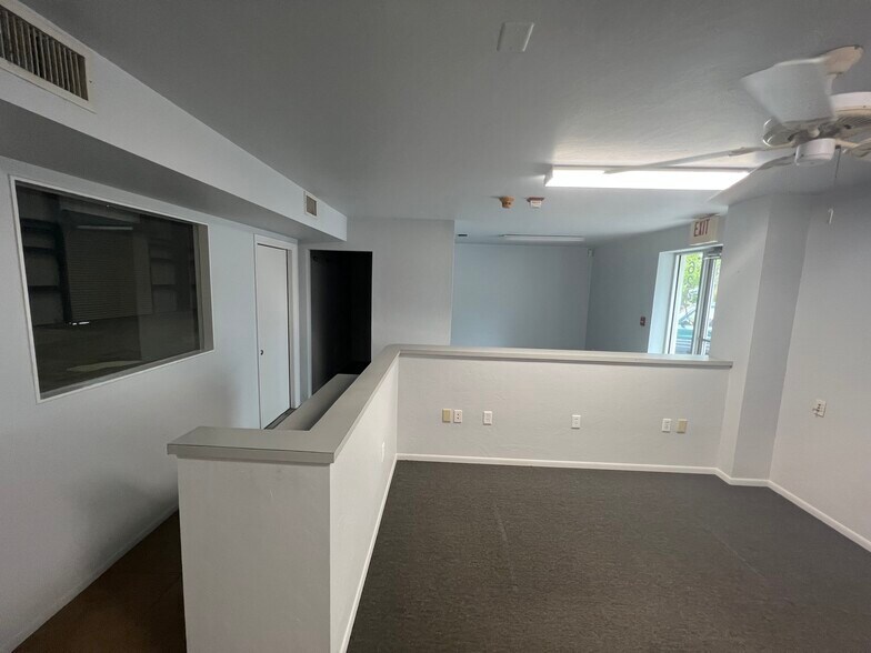 More Photos Of 6247-6251 Colan Pl, Sarasota Warehouse For Lease