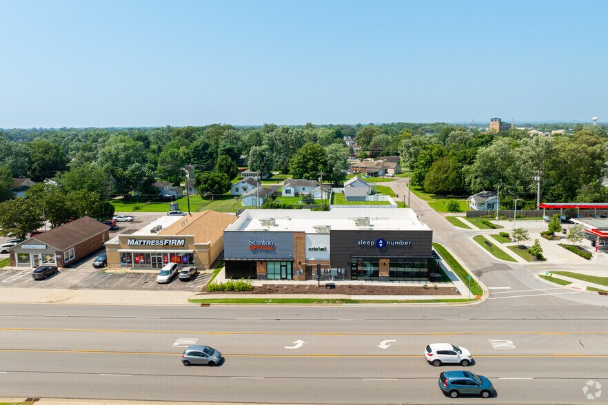 More Photos Of 1980 N National Rd, Columbus Storefront Retail Office For Sale