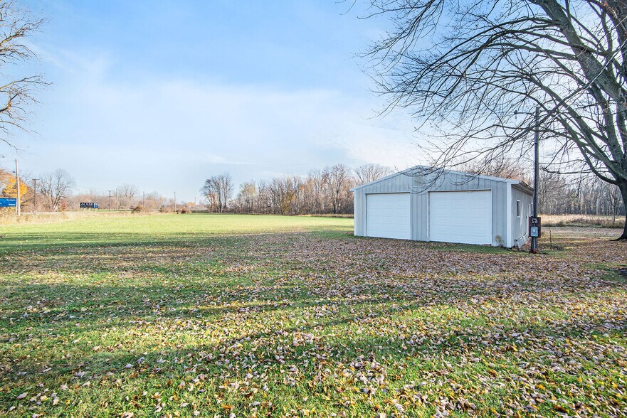 More Photos Of 1124 N Saginaw St, Durand Warehouse For Sale