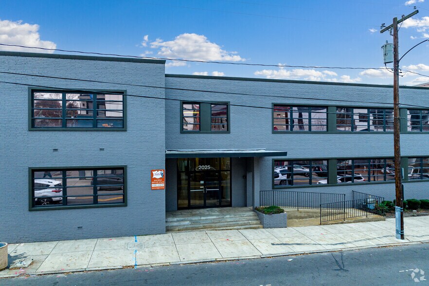 More Photos Of 2025 E Main St, Richmond Office For Lease