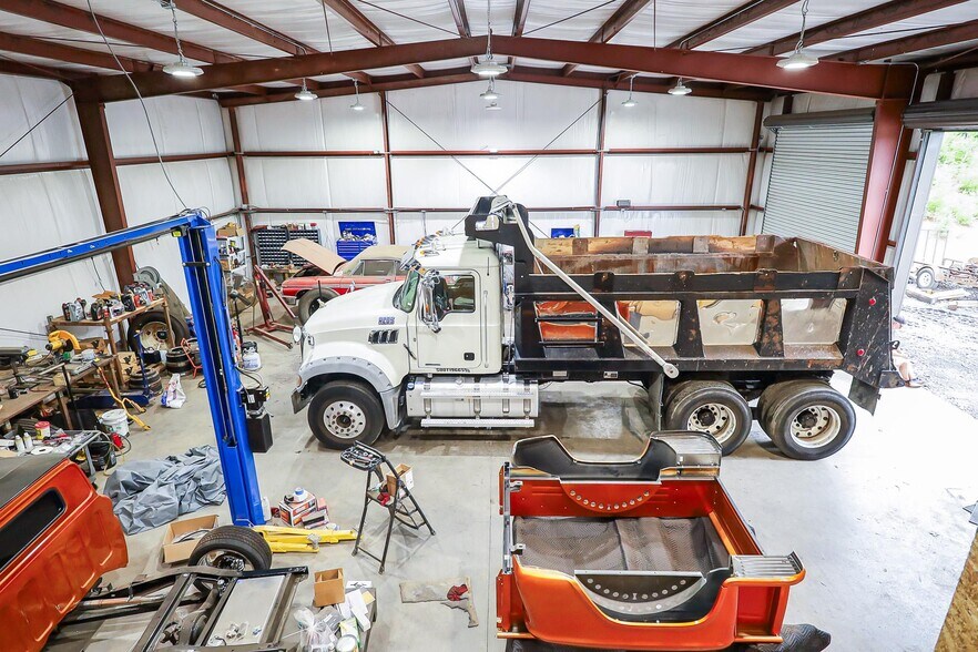 More Photos Of 475 Old Howell Bridge Rd, Ball Ground Warehouse For Sale