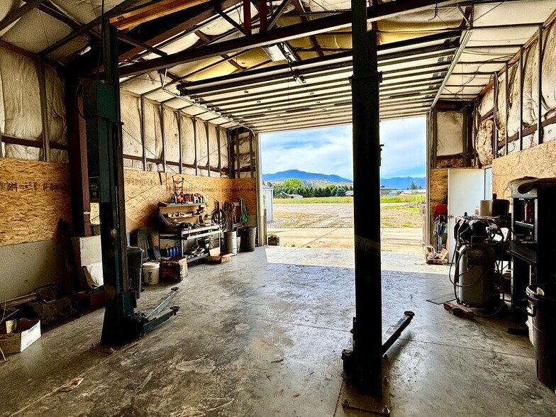 More Photos Of 3 Two Boys Ln, Plains Warehouse For Sale