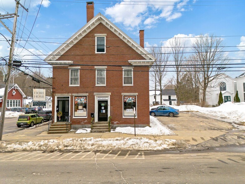 More Photos Of 5 Portland St, Yarmouth Storefront For Lease