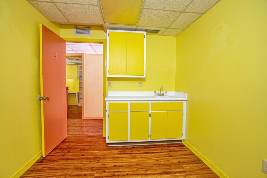 More Photos Of 7109 NW 11th Pl, Gainesville Medical For Sale