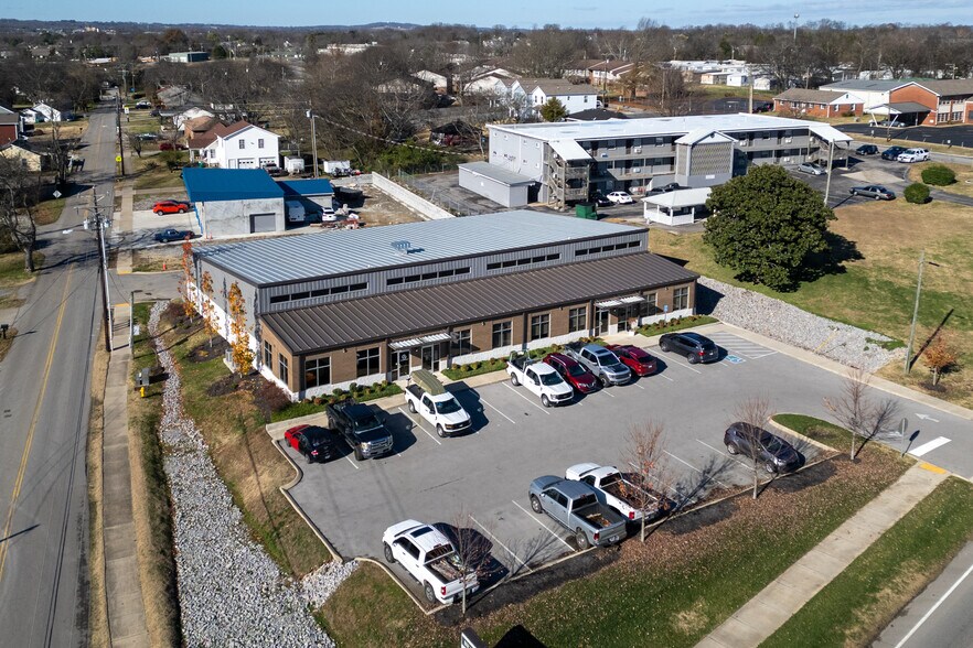 More Photos Of 802 N Cumberland St, Lebanon Light Distribution For Lease