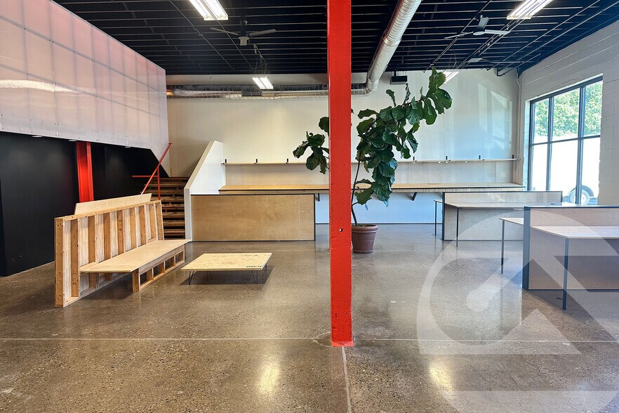 More Photos Of 2321 Wolcott St, Ferndale Office For Lease