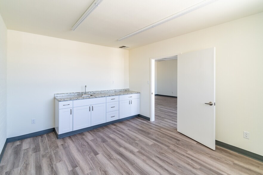 More Photos Of 138 Sheldon St, El Segundo Warehouse For Lease