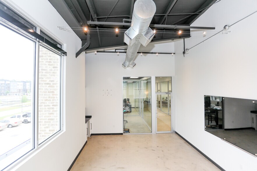 More Photos Of 525 Woodland Square Blvd, Conroe Coworking Space