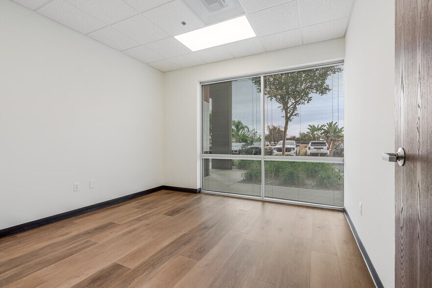 More Photos Of 12711 Ramona Blvd, Baldwin Park Warehouse For Lease