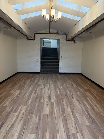 More Photos Of 30 E Philadelphia St, Detroit Apartments For Sale