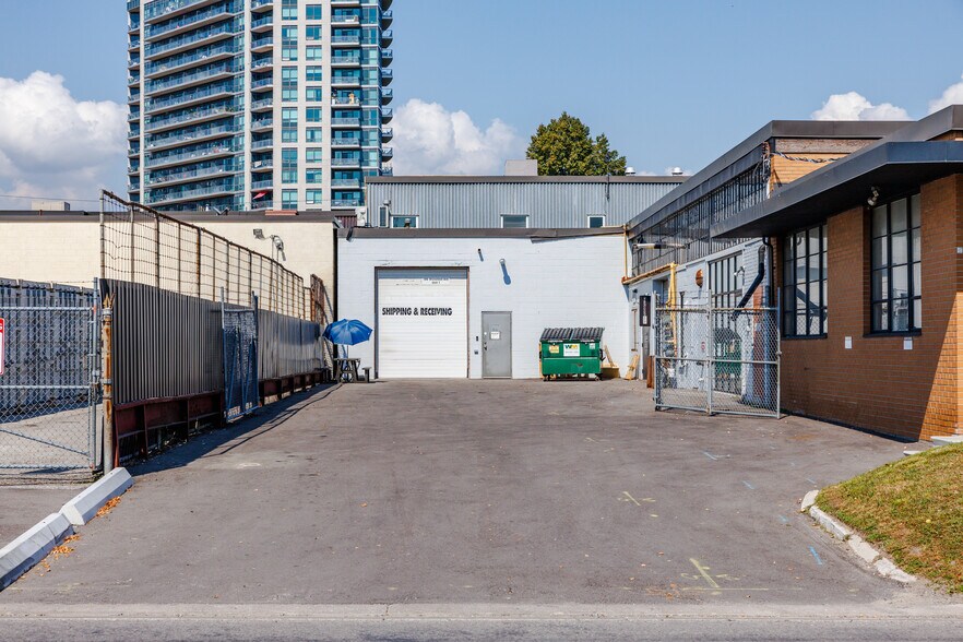 More Photos Of 89 Research Rd, Toronto Warehouse For Sale