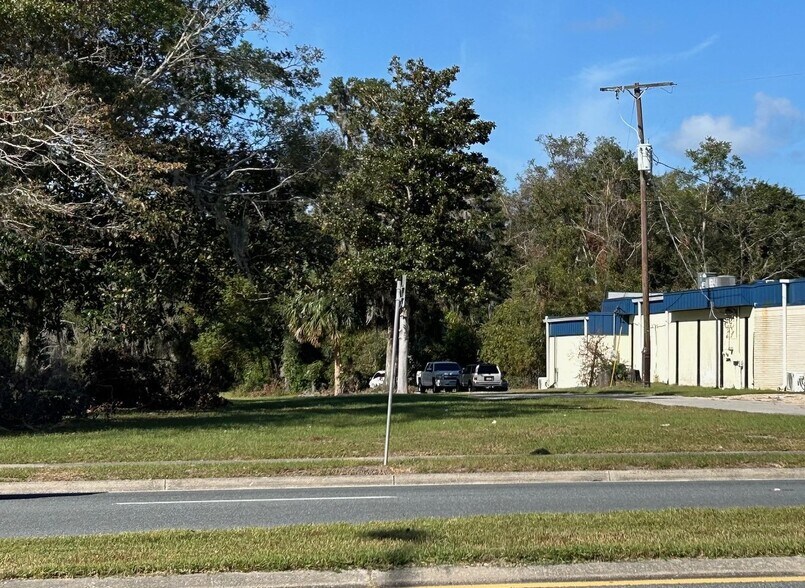 More Photos Of 846 SW Main Blvd, Lake City Land For Sale