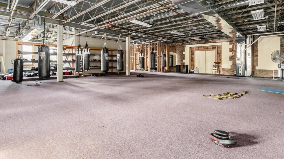 More Photos Of 701 Main St, Dresden Storefront For Lease
