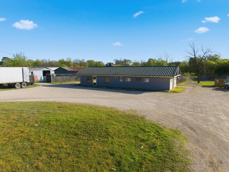 More Photos Of 510 S Robinson Dr, Robinson Office For Sale