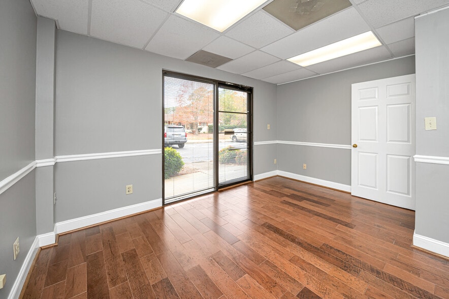 More Photos Of 1572 Montgomery Hwy, Birmingham Office For Lease